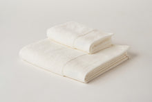 Load image into Gallery viewer, Harmonious Living with Water: Towels from the Senshu Region Roshichi Towel - Oasis Series Bath Towel