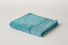 Load image into Gallery viewer, Harmonious Living with Water: Towels from the Senshu Region Roshichi Towel - Oasis Series Bath Towel